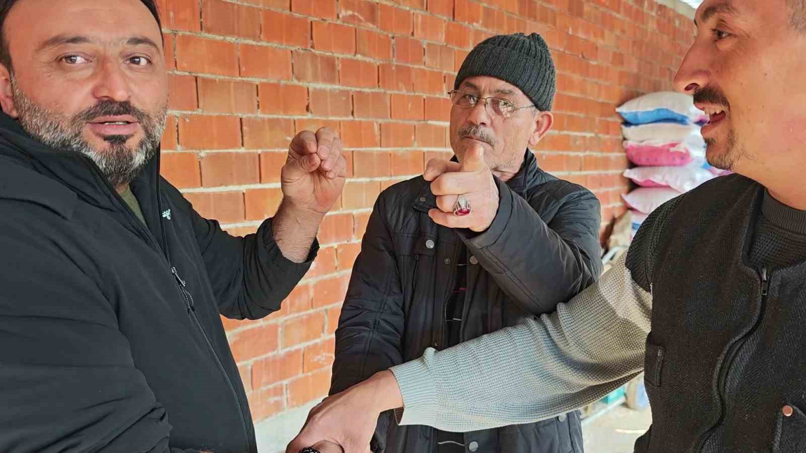 vatandasin ciftlik sahibi ile kurban pazarligi renkli goruntuler olusturdu 3 25G9cIwm