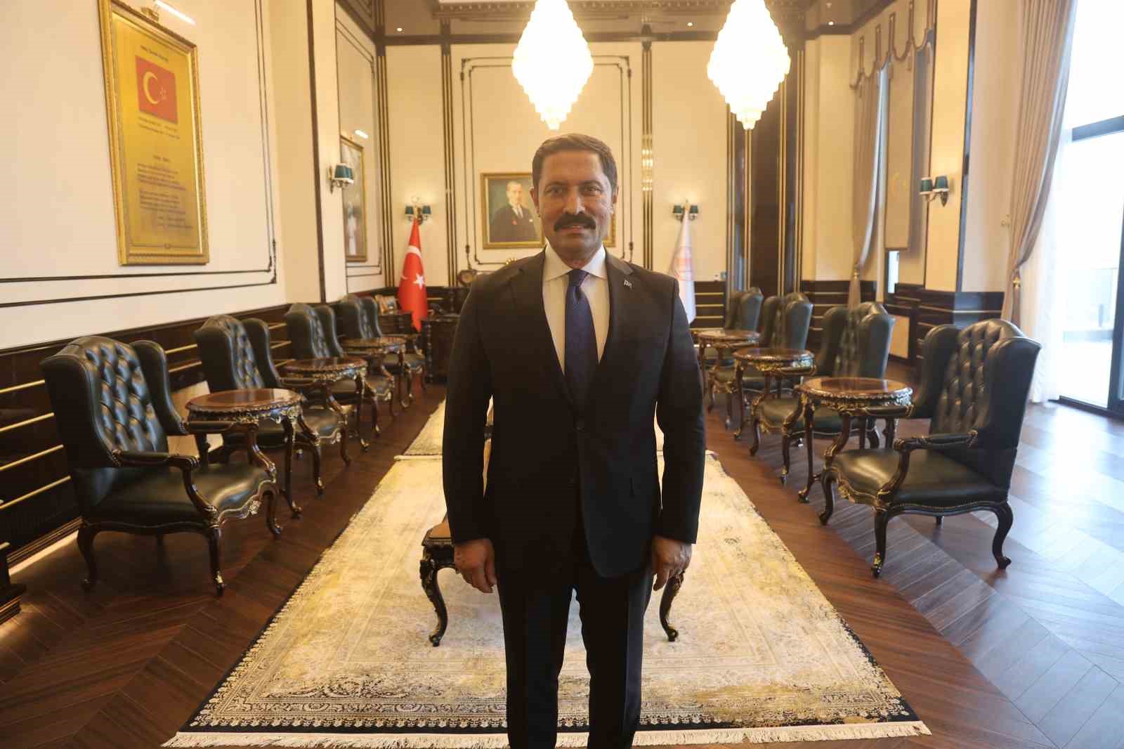 vatandasla devleti bulusturan hatay valiliginin yeni binasi hizmete basladi 5 REWh3WIS