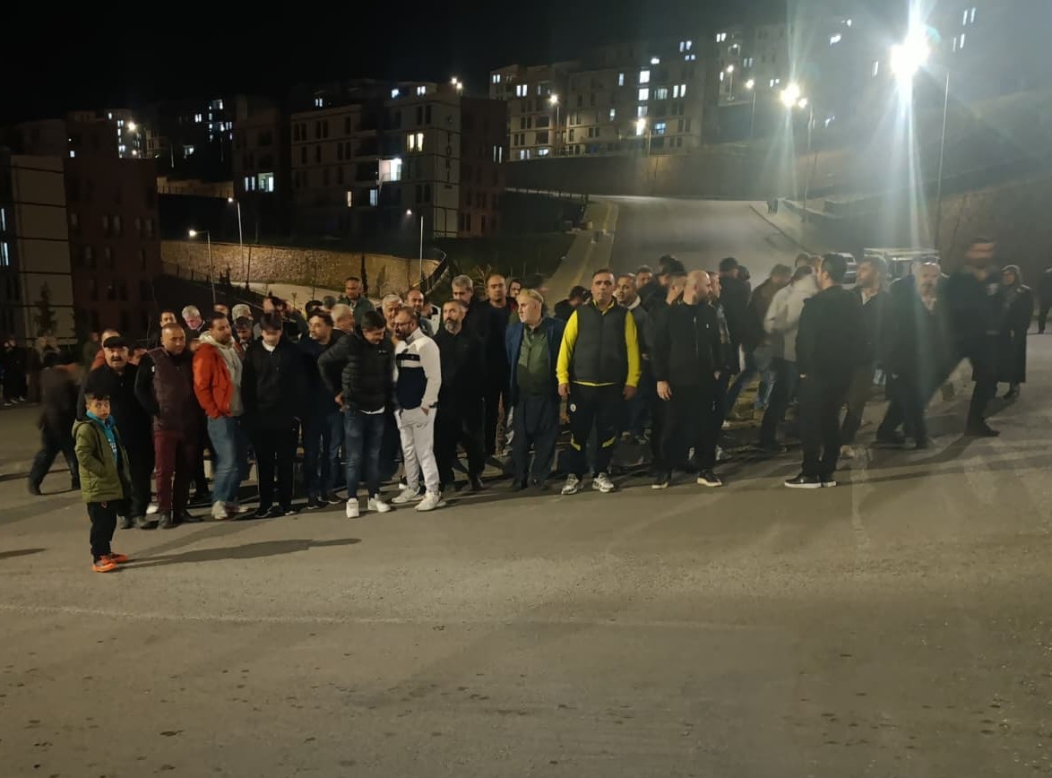 vatandaslar deprem konutlari cevresinde guvenlik tedbirlerinin artirilmasini istedi 0 AwEAYAXP