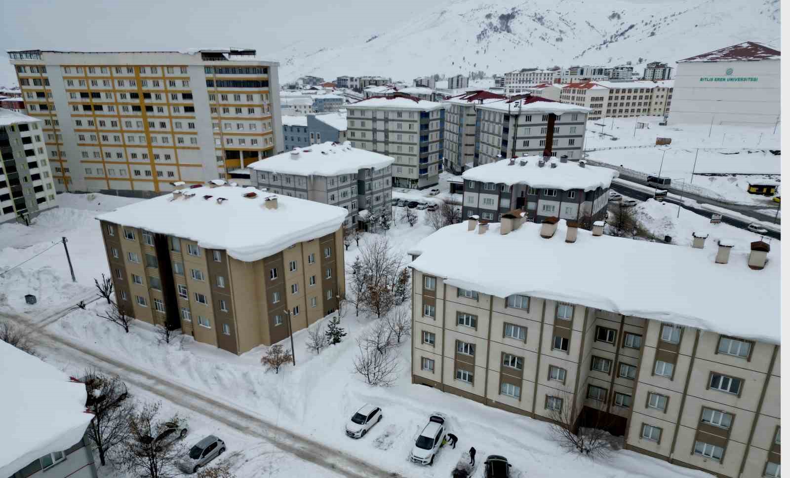 vatandaslar zarar gormesin diye catilarda temizlik mesaisi basladi 4 y7Cl95WQ