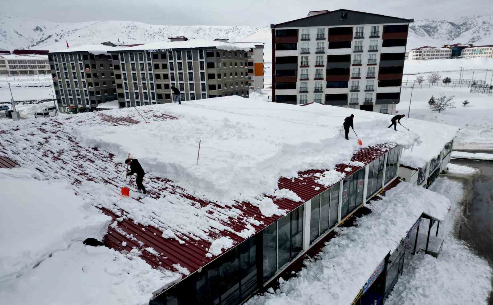 vatandaslar zarar gormesin diye catilarda temizlik mesaisi basladi 6