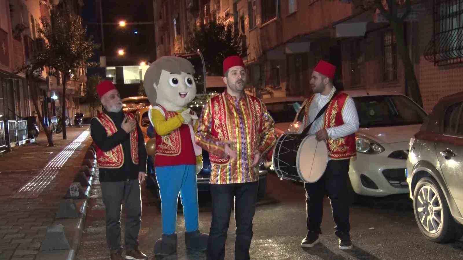 Vatandaşları Ramazan ayının ilk sahuruna Vosvos’larla kaldırdılar 8 vatandaslari ramazan ayinin ilk sahuruna vosvoslarla kaldirdilar 4 jtaN4TAW