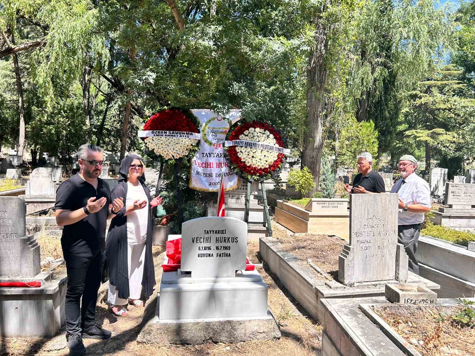 vecihi hurkus kabri basinda anildi 2 vnFYzYIH