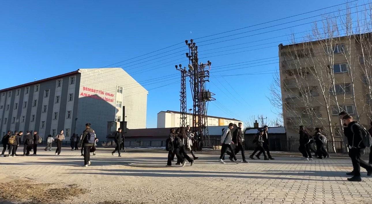 vedasin ihmali can ve mal guvenligini tehdit ediyor yuksekovanin kalbi tehlike saciyor 10 Lg5PlVjY