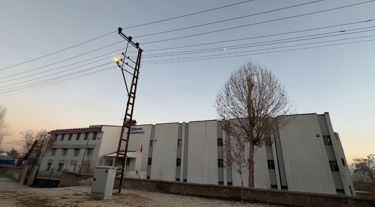 vedasin ihmali can ve mal guvenligini tehdit ediyor yuksekovanin kalbi tehlike saciyor 9