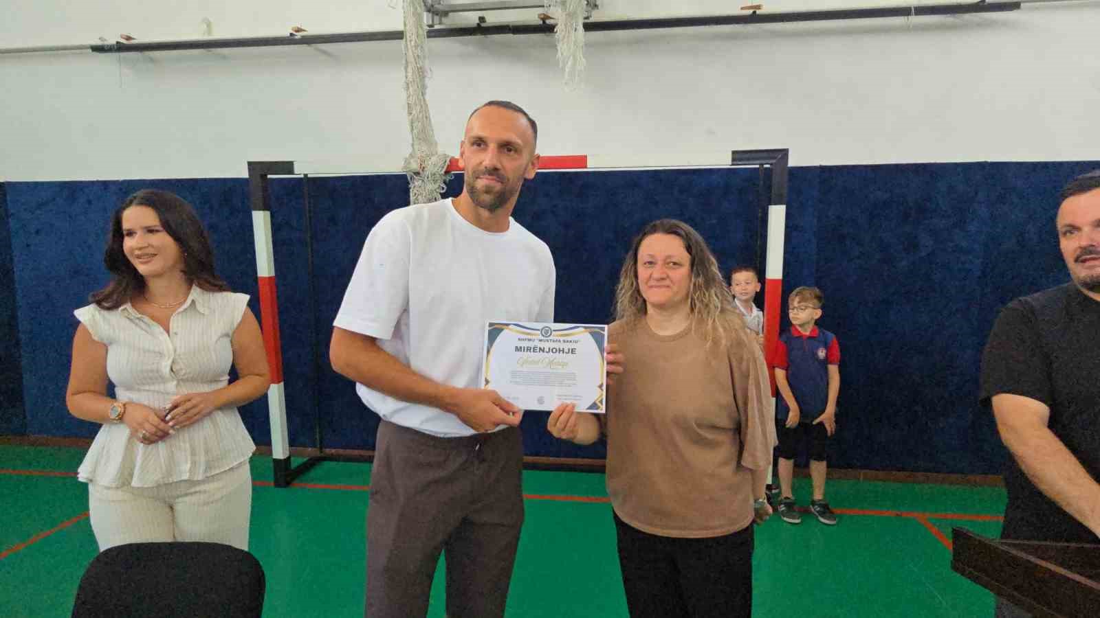 vedat muriqie prizrende ogrencilerden buyuk ilgi 4 44yBf8EN