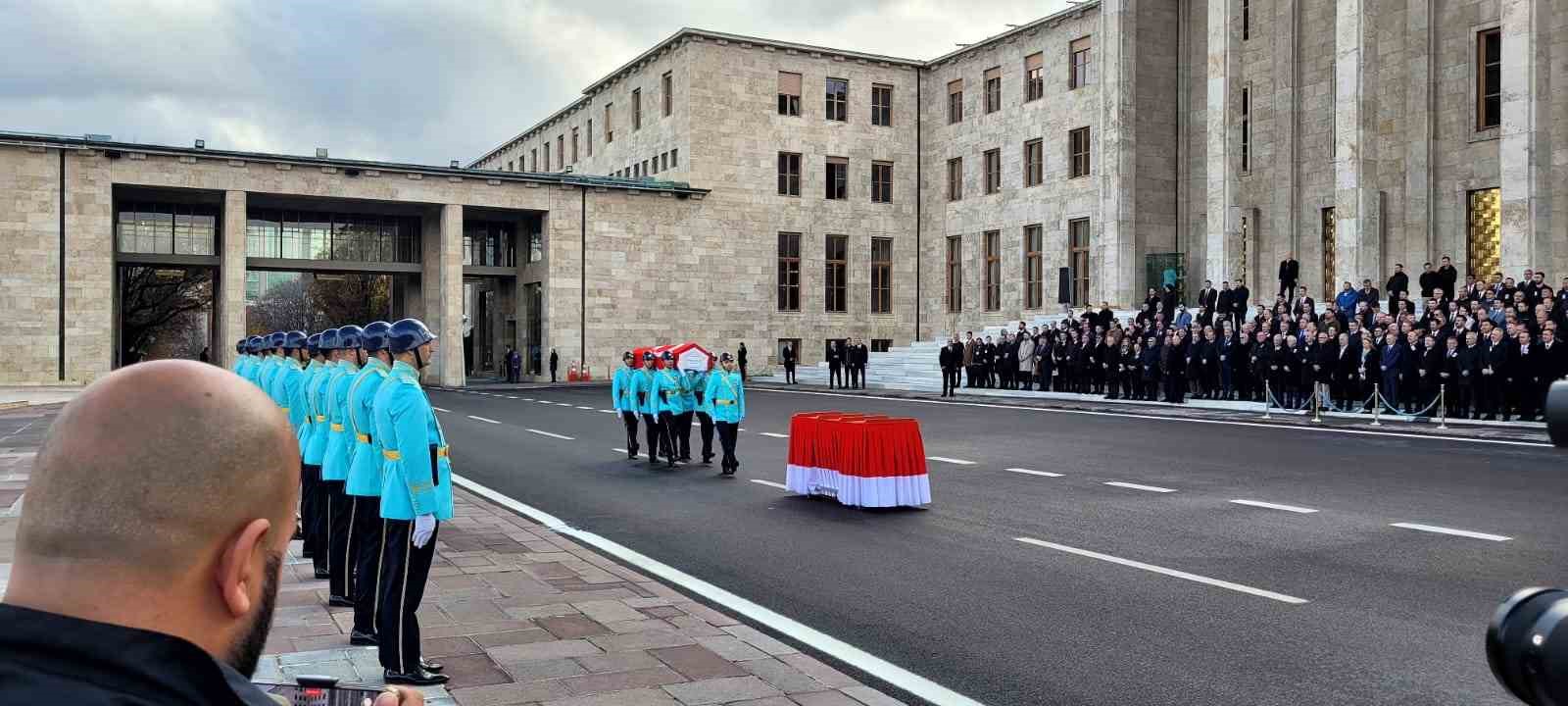 vefat eden eski ak parti giresun milletvekili cemal ozturk icin tbmmde toren duzenlendi 1 SHWKMByr