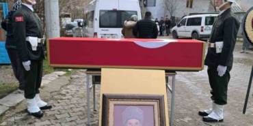 vefat-eden-kibris-gazisi-askeri-torenle-topraga-verildi-1bQLUlrH.jpg