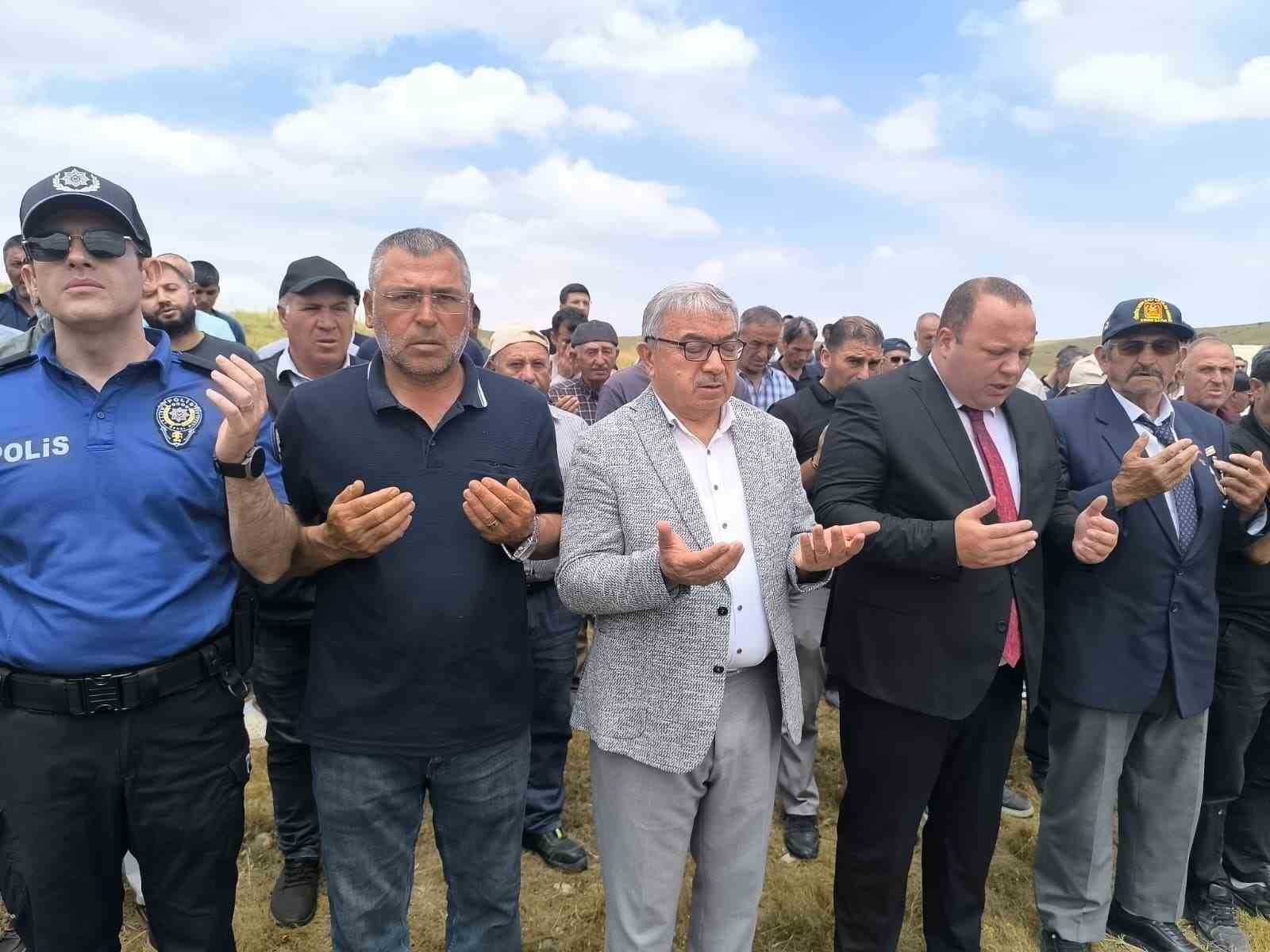 vefat eden kibris gazisi son yolculuguna ugurlandi 1