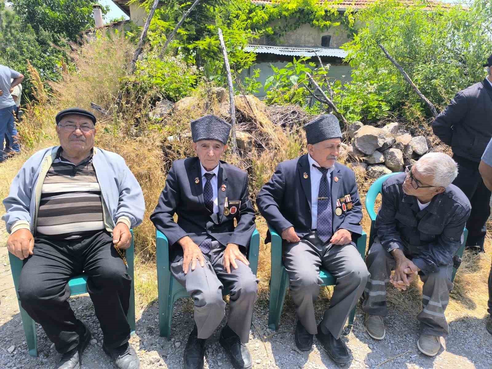 vefat eden kibris gazisi son yolculuguna ugurlandi 2 FYmlss2p