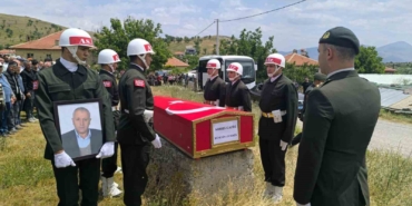 vefat-eden-kibris-gazisi-son-yolculuguna-ugurlandi-GDCJMKsV.jpg
