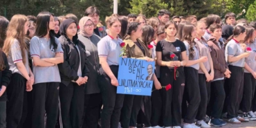 vefat-eden-okul-muduru-icin-veda-toreni-duzenlendi-634FGTVh.jpg