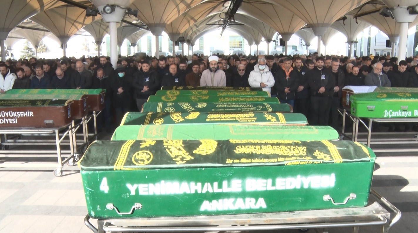 vefat eden oyuncu koray ergun son yolculuguna ugurlandi 3 YERS4HTR