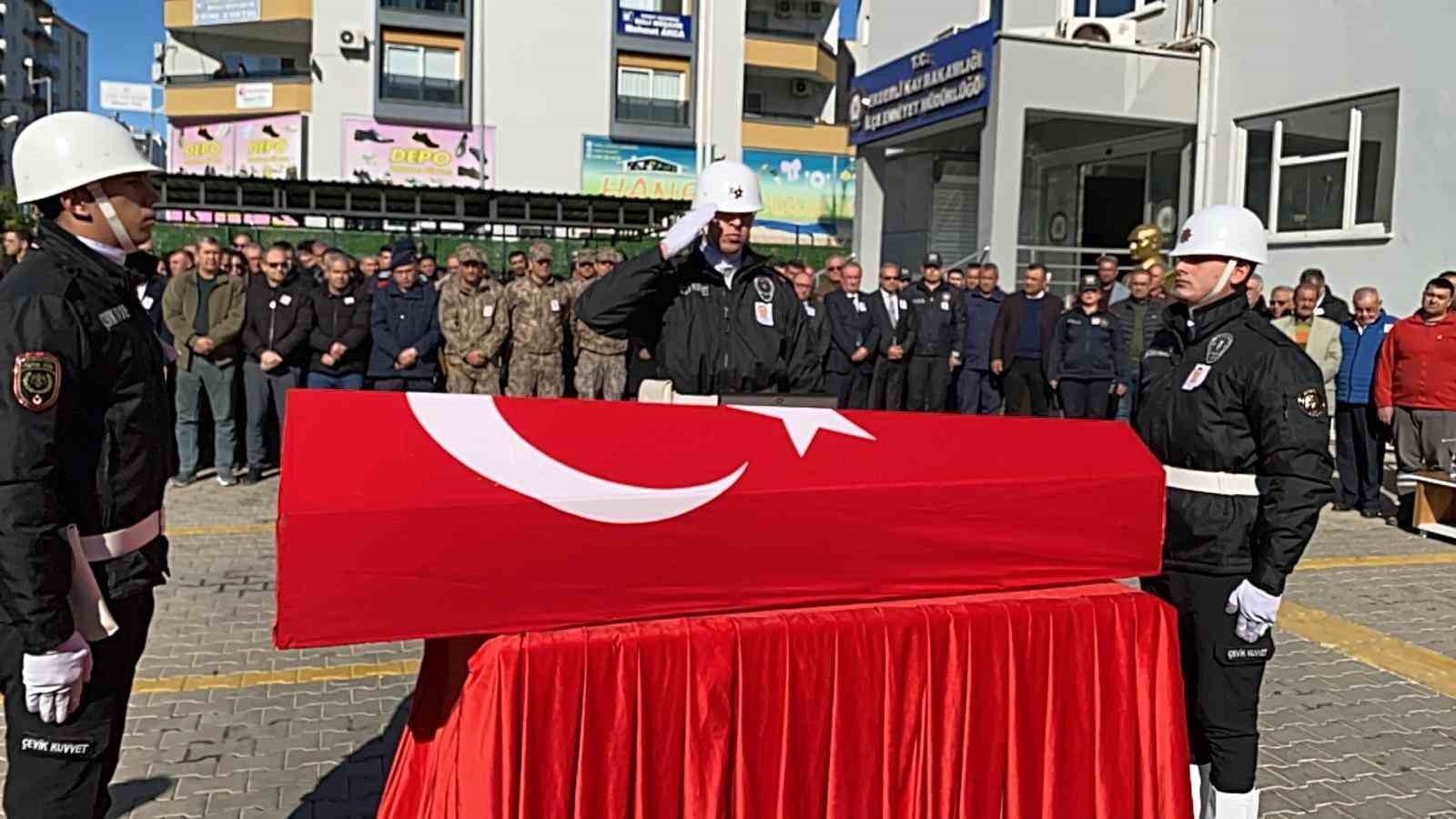 vefat eden polis memuru torenle son yolculuguna ugurlandi 2