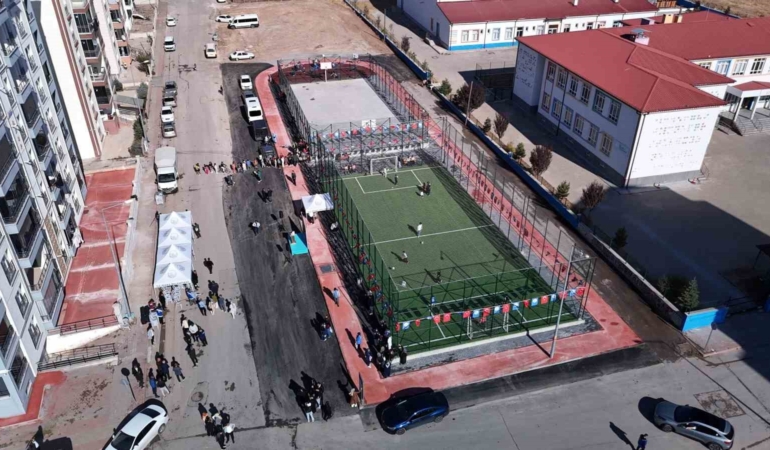 vefatlari-turkiyeyi-yasa-bogmustu-isimleri-parkta-yasatilacak-XXkTqwbL.jpg