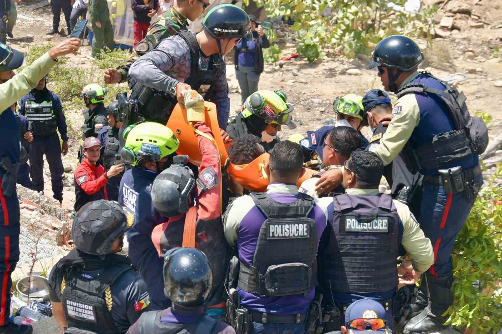 venezuelada enkaz altindaki cocuk 6 saatlik operasyonla kurtarildi 3 7G4bKpgp