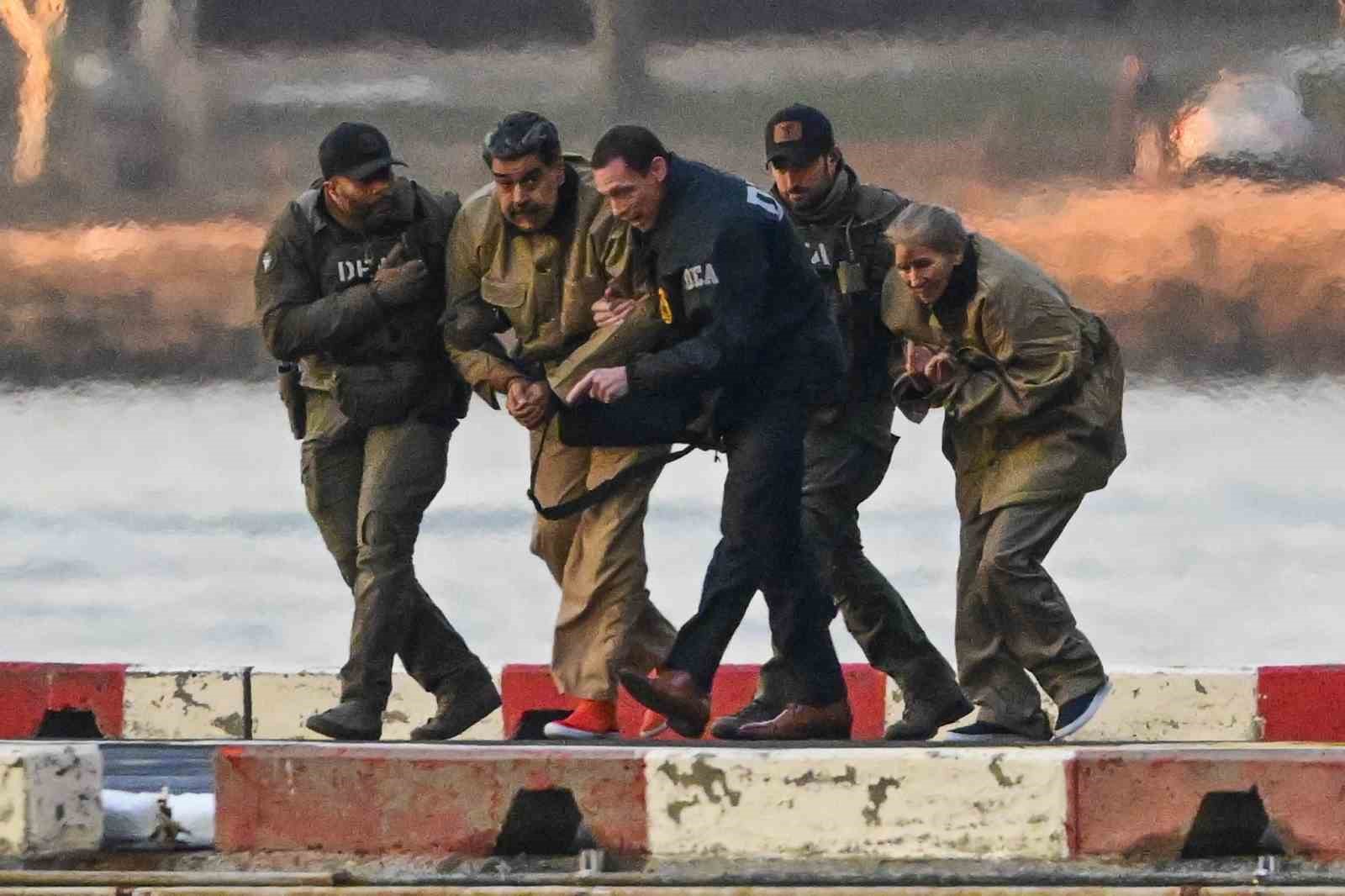venezuelanin devrik lideri maduro ve esi hakim karsisinda 0