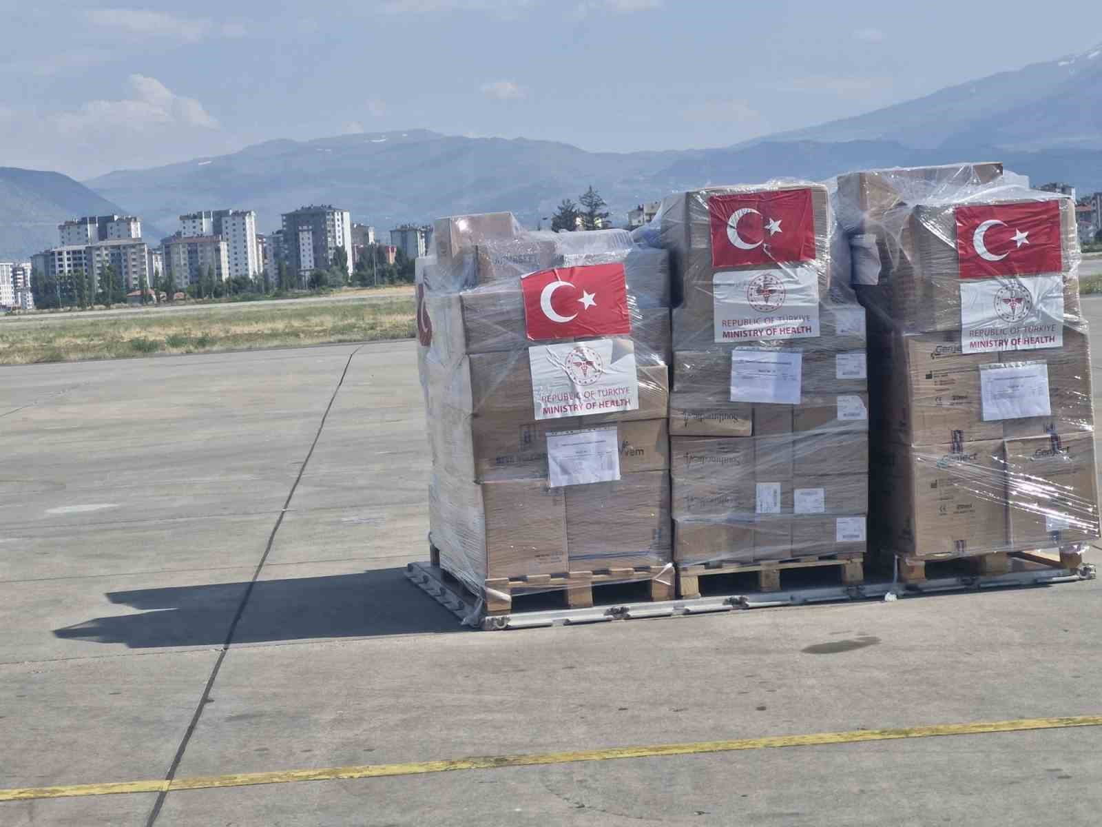 venezuelaya 164 ton insani yardim malzemesi yola cikti 0 n5JFD2Hc