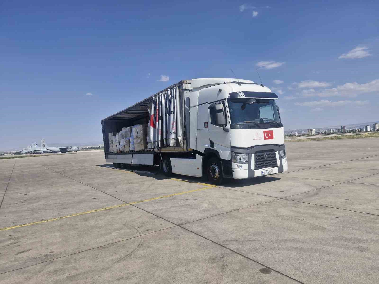 venezuelaya 164 ton insani yardim malzemesi yola cikti 1