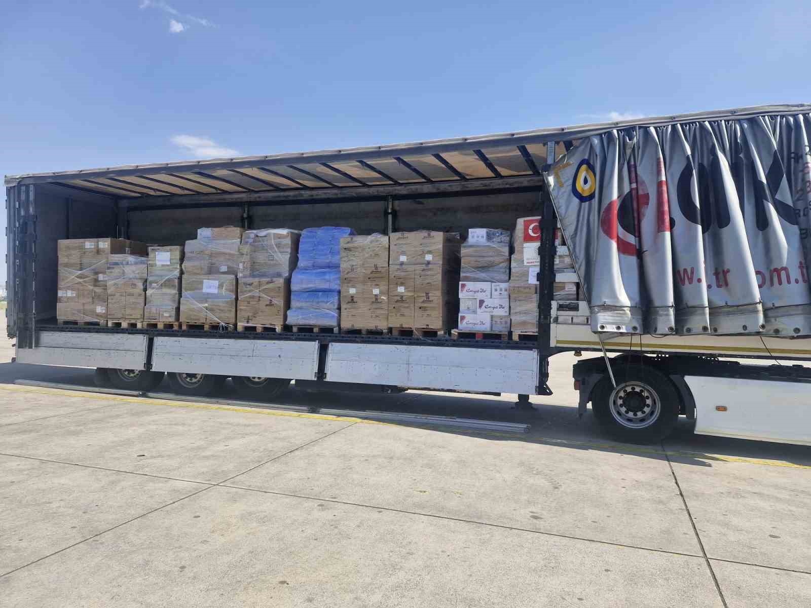 venezuelaya 164 ton insani yardim malzemesi yola cikti 3 TH4HwvLJ