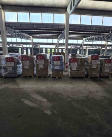 venezuelaya-164-ton-insani-yardim-malzemesi-yola-cikti-fuDXHnY4.jpg