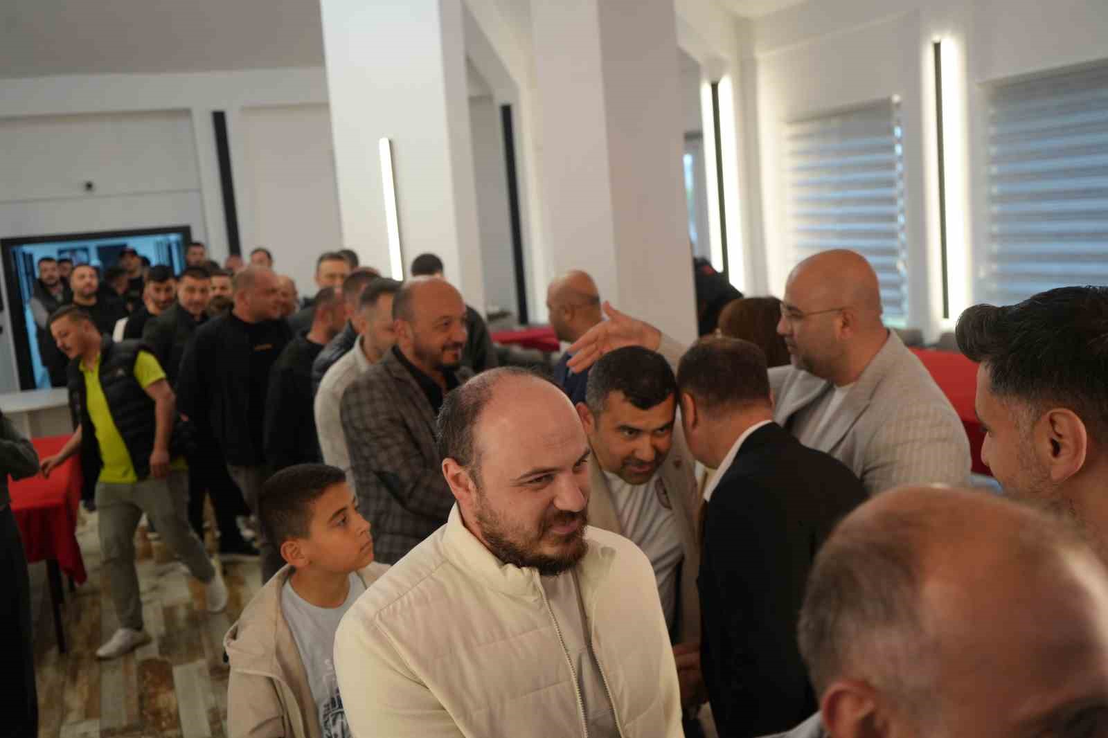 veysel bilen kulubumuz istemedigi surece oyuncu satmamiz soz konusu olamaz 4 Ei5rbH6g