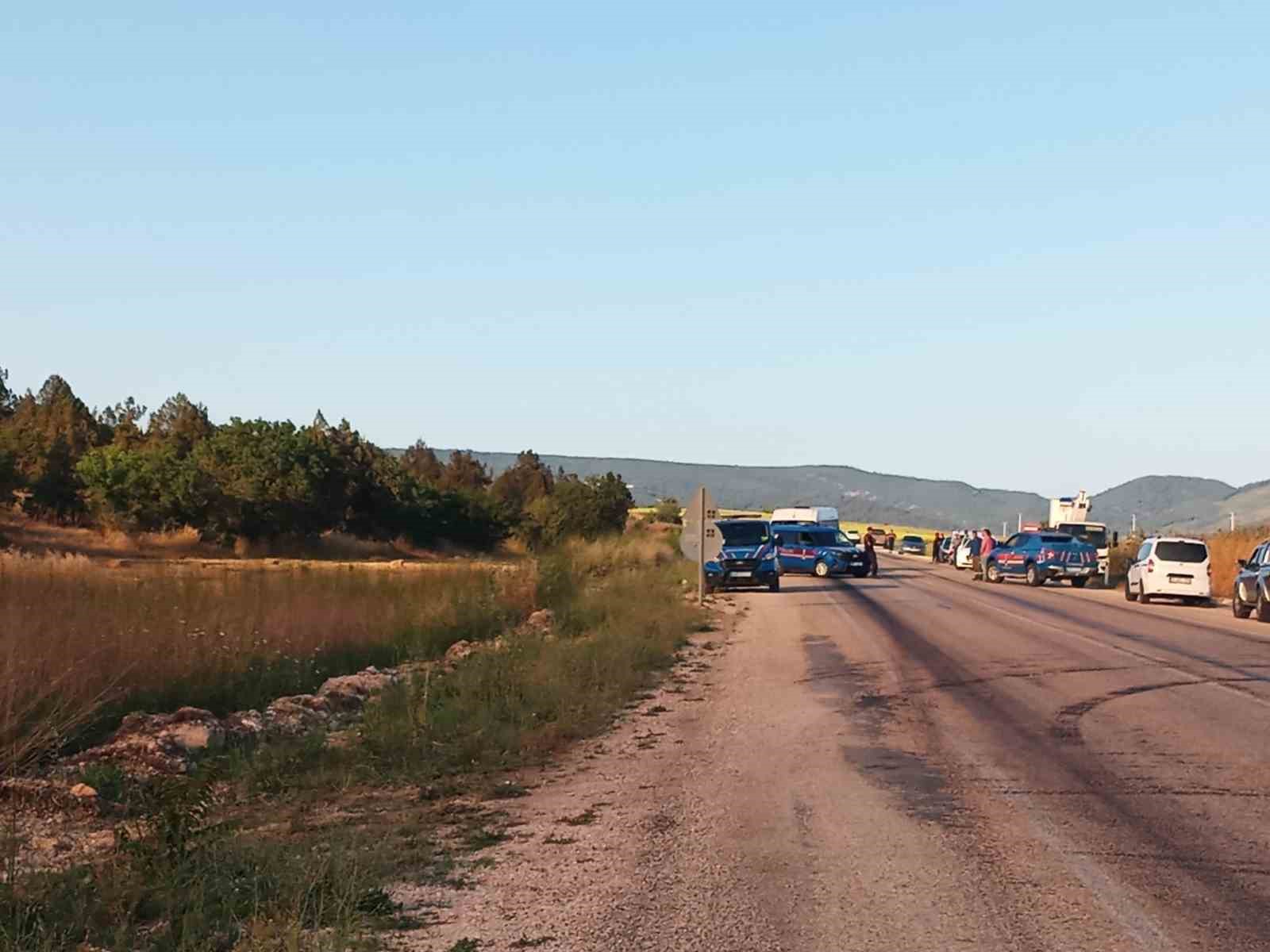Vezirhan-Gölpazarı karayolu orman yangını nedeniyle trafiğe kapatıldı 5 vezirhan golpazari karayolu orman yangini nedeniyle trafige kapatildi 1 RDQKWXSp