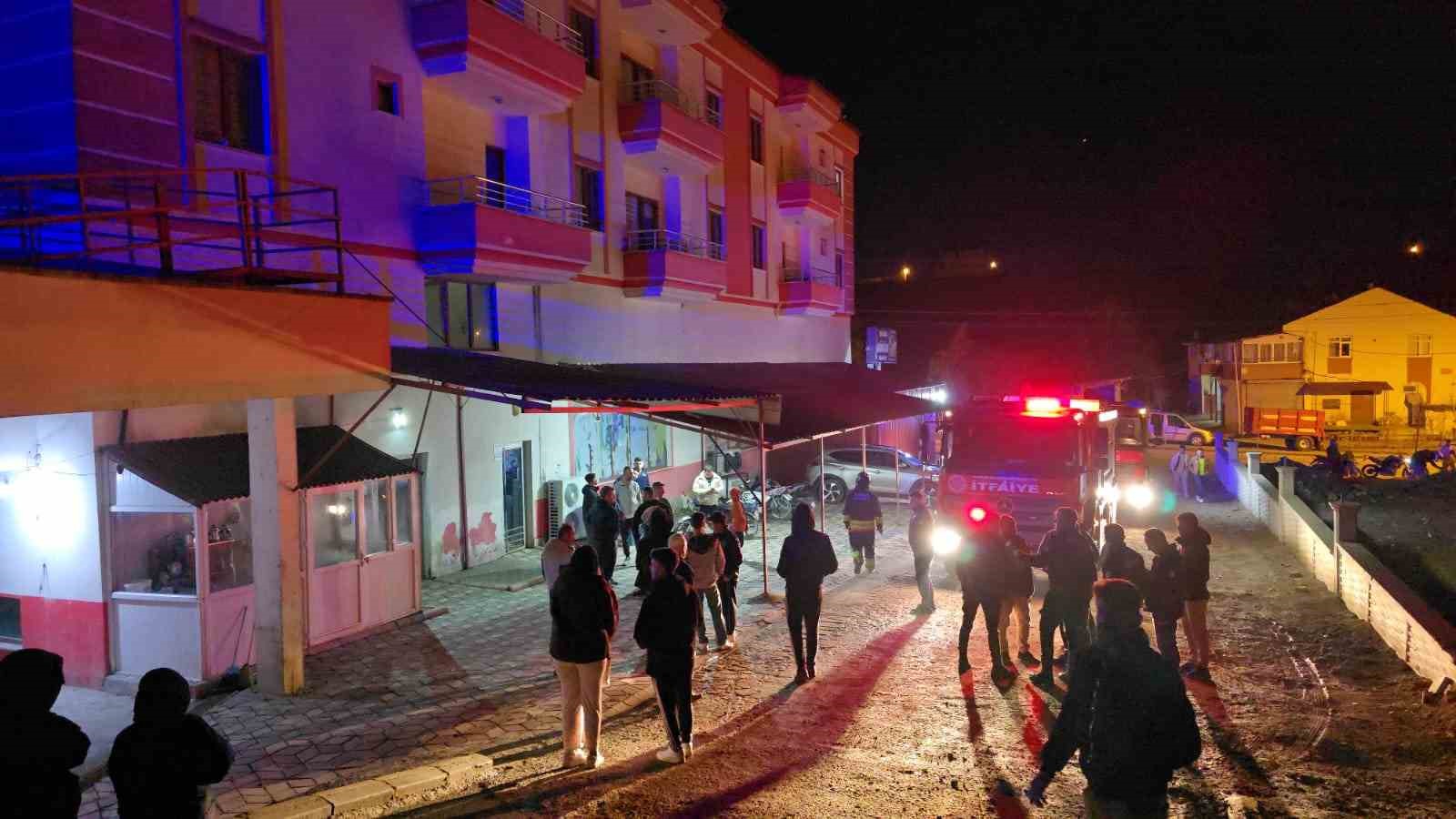 vezirkoprude korkutan yangin 25 ogrenci tahliye edildi 3 L1HzLQRF
