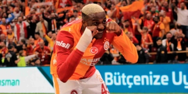 victor-osimhen-bu-sezonki-20-golunu-atti-MkfV6SK5.jpg