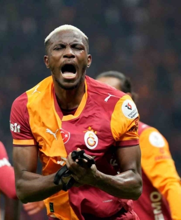 victor-osimhen-bu-sezonki-gol-sayisini-11e-cikardi-vAvzYIdF.jpg