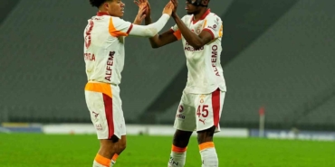 victor-osimhen-bu-sezonki-gol-sayisini-13e-yukseltti-bi3qVFLj.jpg