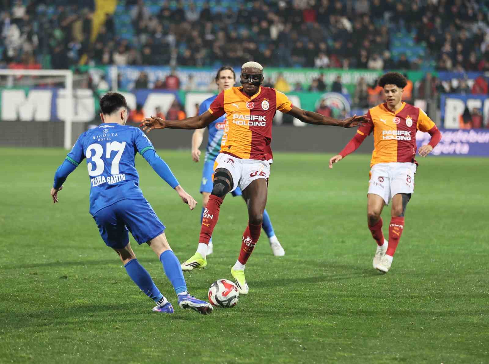 victor osimhen bu sezonki gol sayisini 15e cikardi 2 umsuNA47