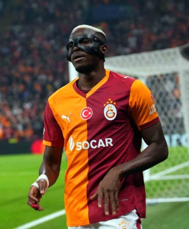 victor-osimhen-uefa-sampiyonlar-ligindeki-gol-sayisini-3e-yukseltti-UCY98tzl.jpg