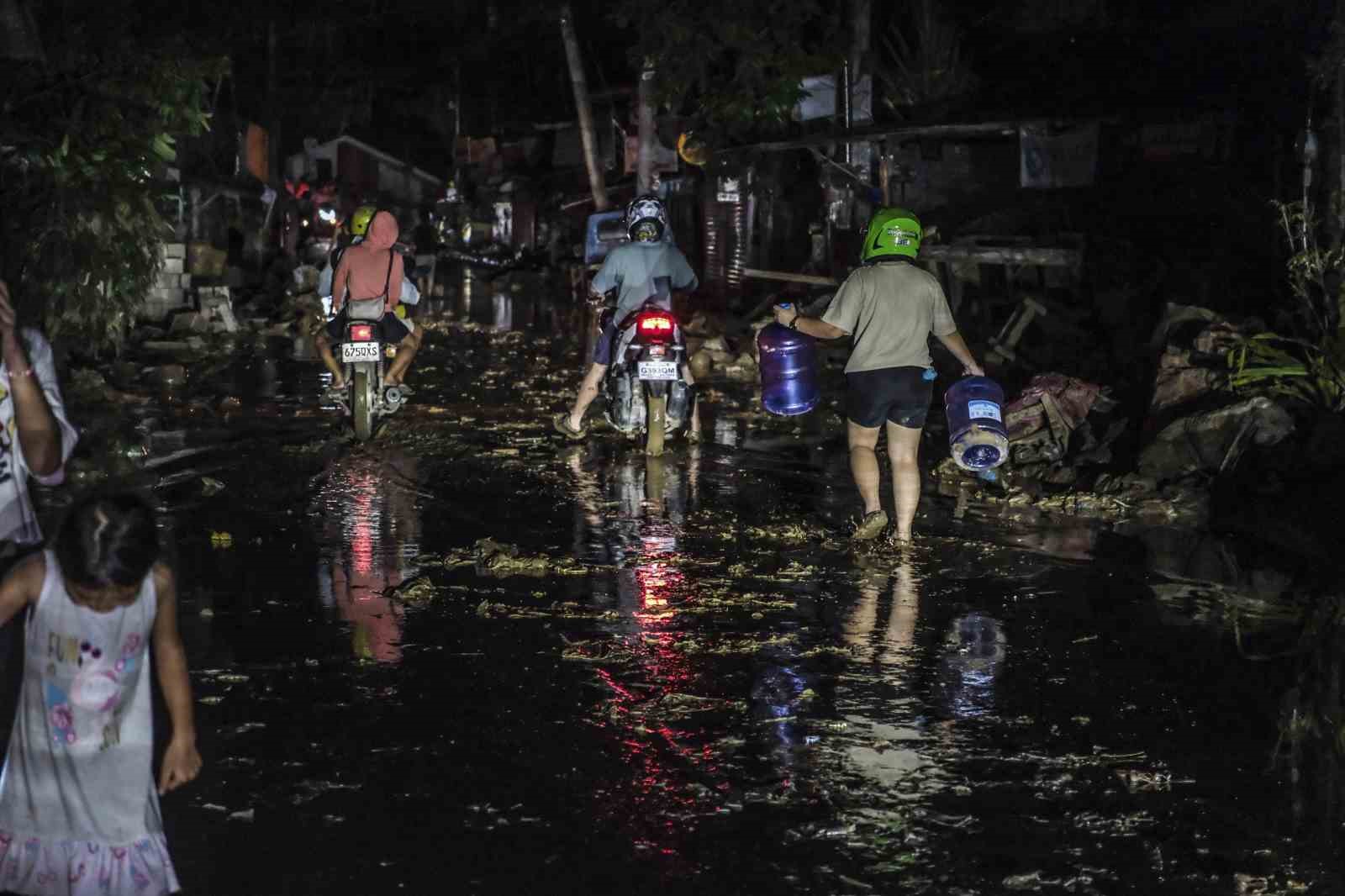 vietnami vuran kalmaegi tayfununda 5 kisi hayatini kaybetti 8 KGfTBQXA