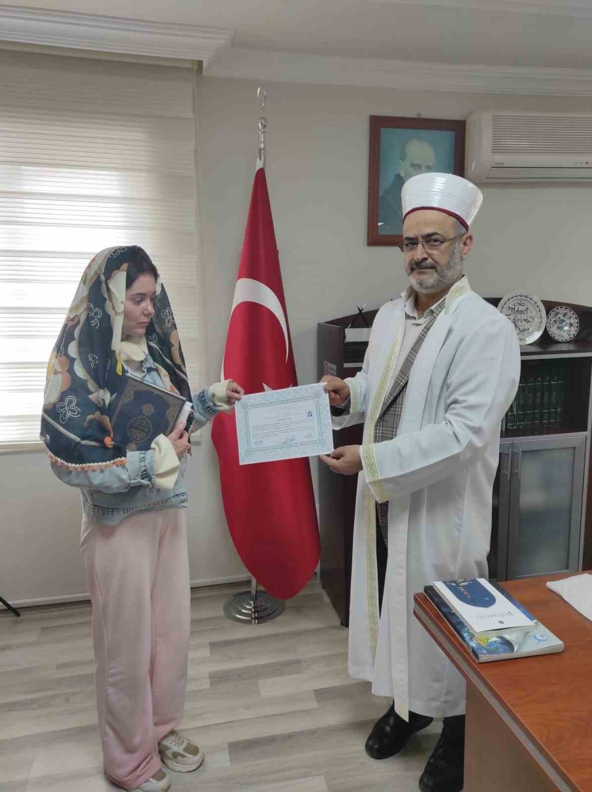 viktoria musluman oldu amine ismini aldi 0 pKi8sby8