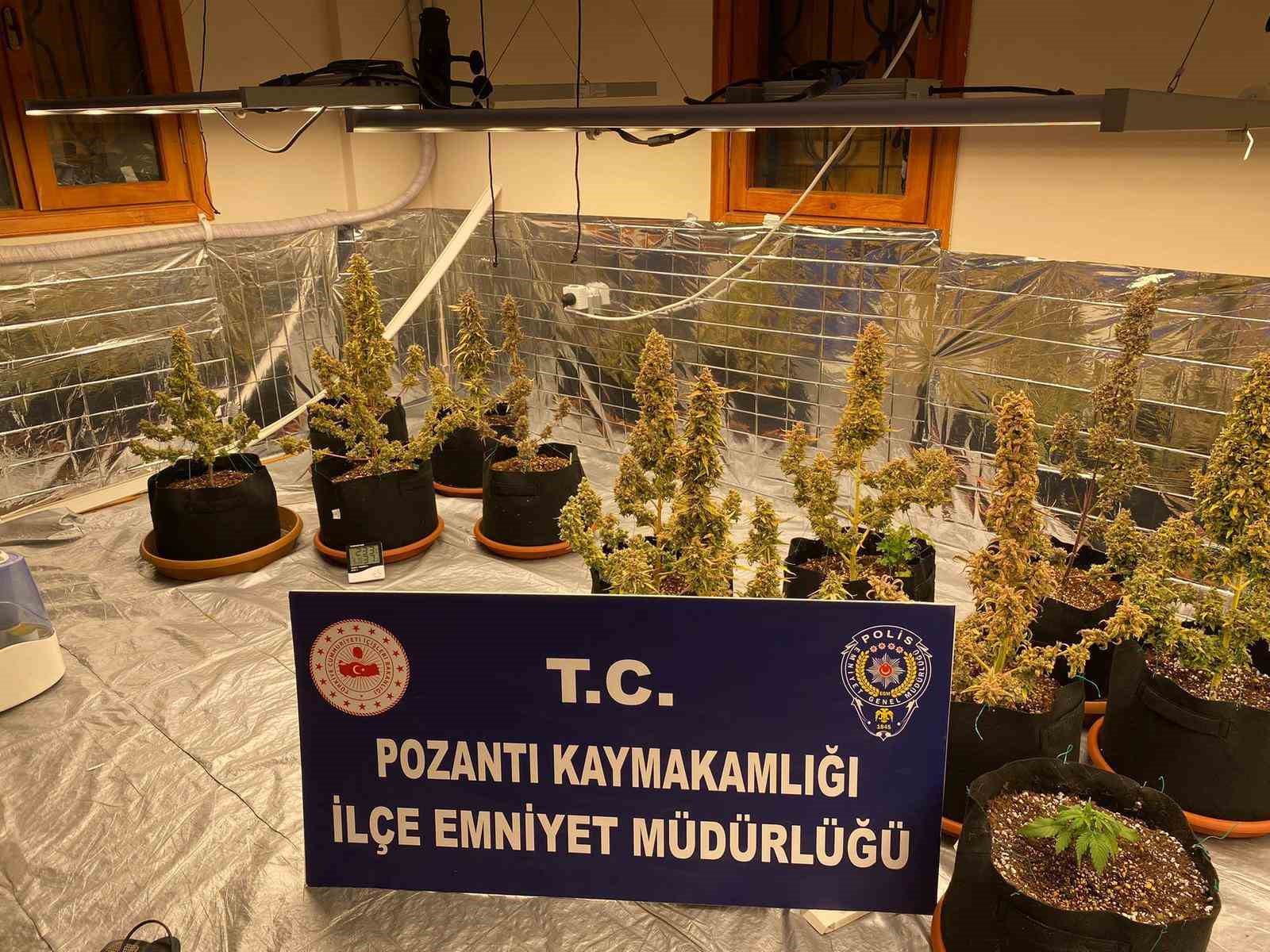Villada uyuşturucu yetiştirmişler: Torbacı ’sevgililer’ yakalandı, 4 kilo uyuşturucu ele geçirildi 4 villada uyusturucu yetistirmisler torbaci sevgililer yakalandi 4 kilo uyusturucu ele gecirildi 0 czZV1Pmy