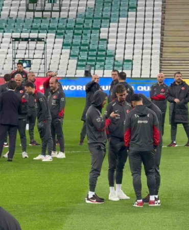 vincenzo-montella-birinci-torbadan-katilmayi-garantilememiz-icin-yarinki-mac-onemli-V2r7MjKO.jpg