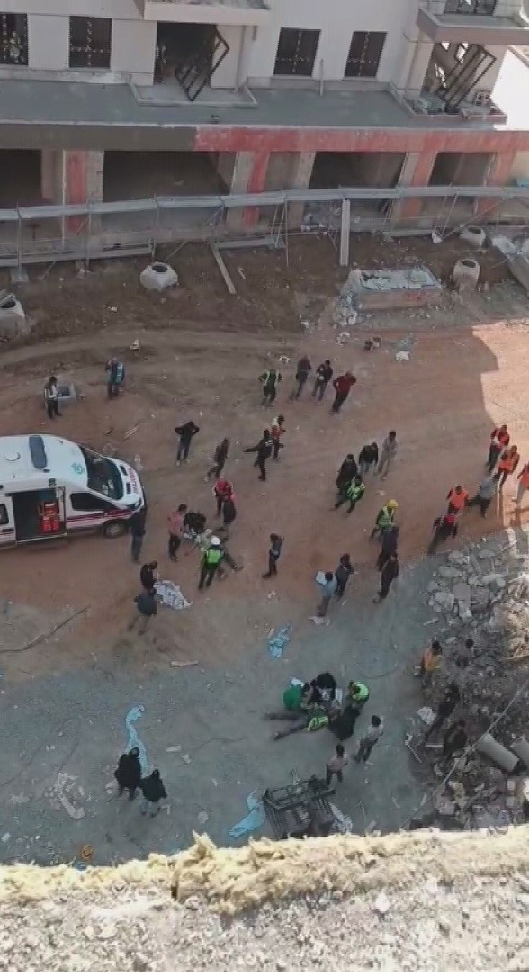 vincin kirilmasiyla 2 isci 25 metreden yere cakildi 4 LJP62M3y