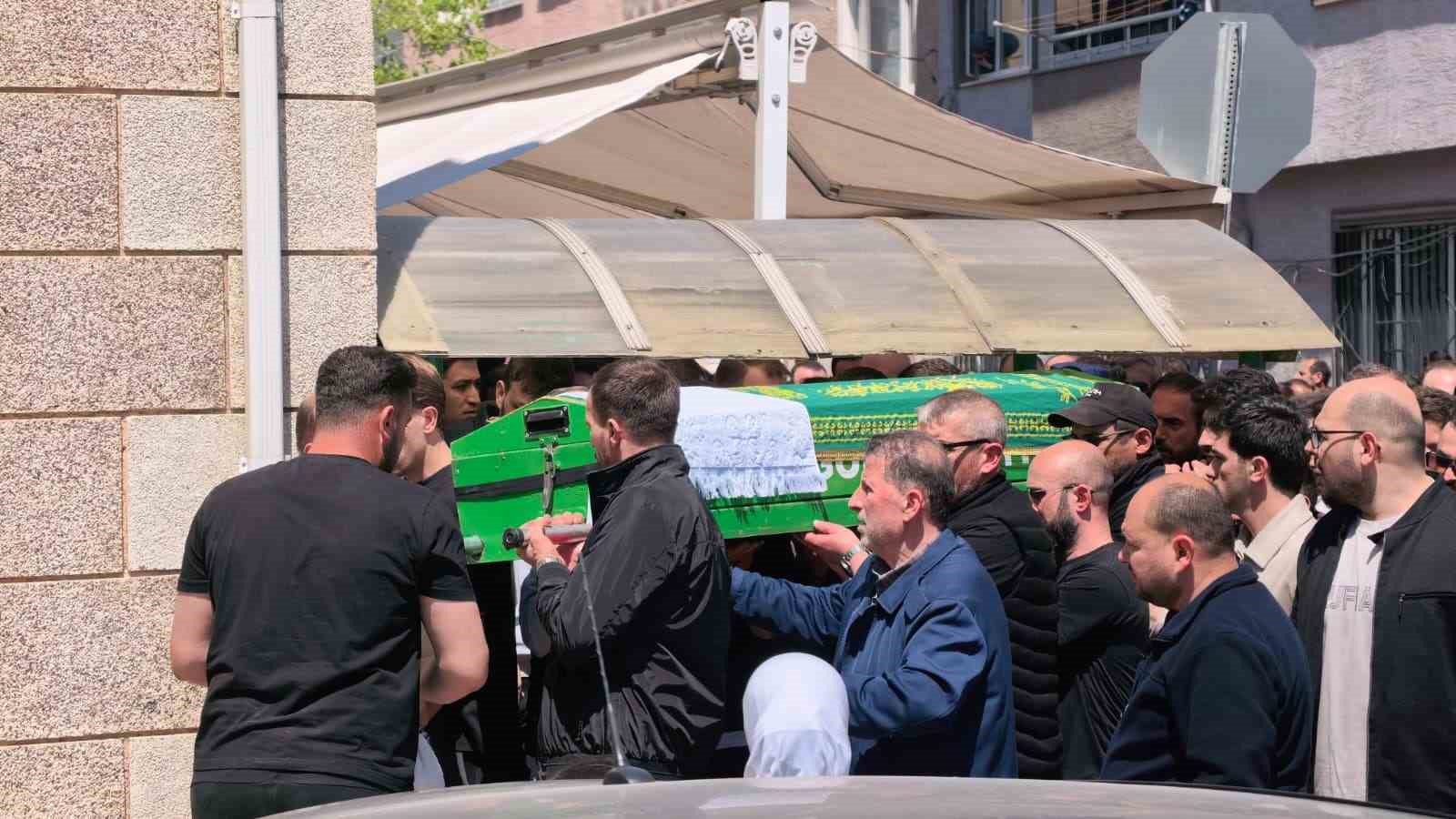 vincten atlamasi sonucu hayatini kaybeden surucu topraga verildi 4 9L1TnNUg