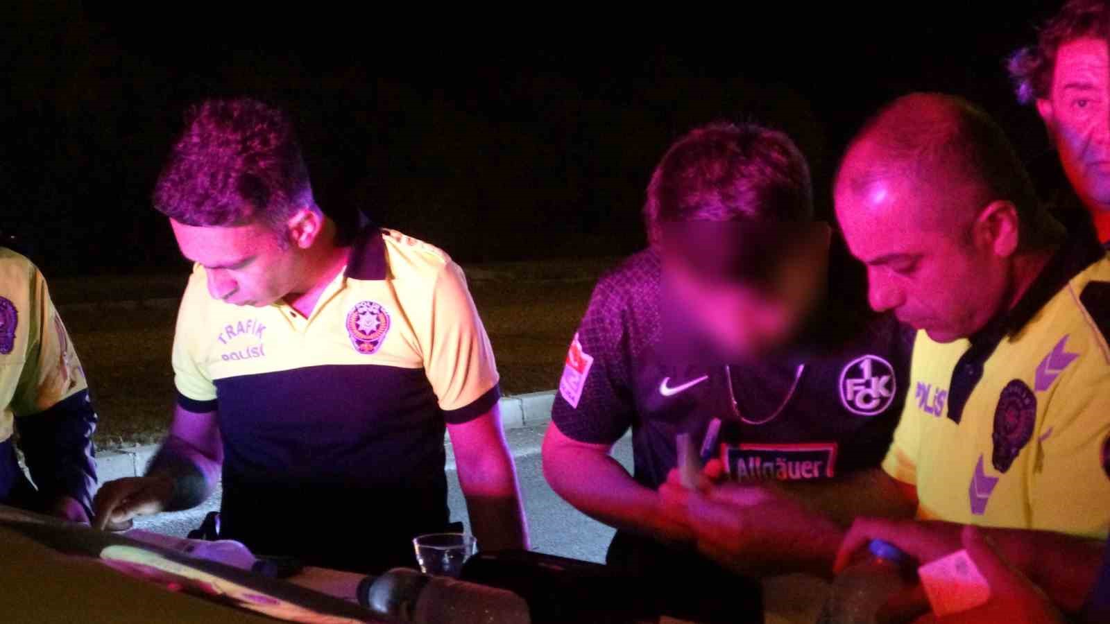 viraji alamayan motosiklet refuje carpti 18 yasindaki genc hayatini kaybetti 3 QHDvSfiG