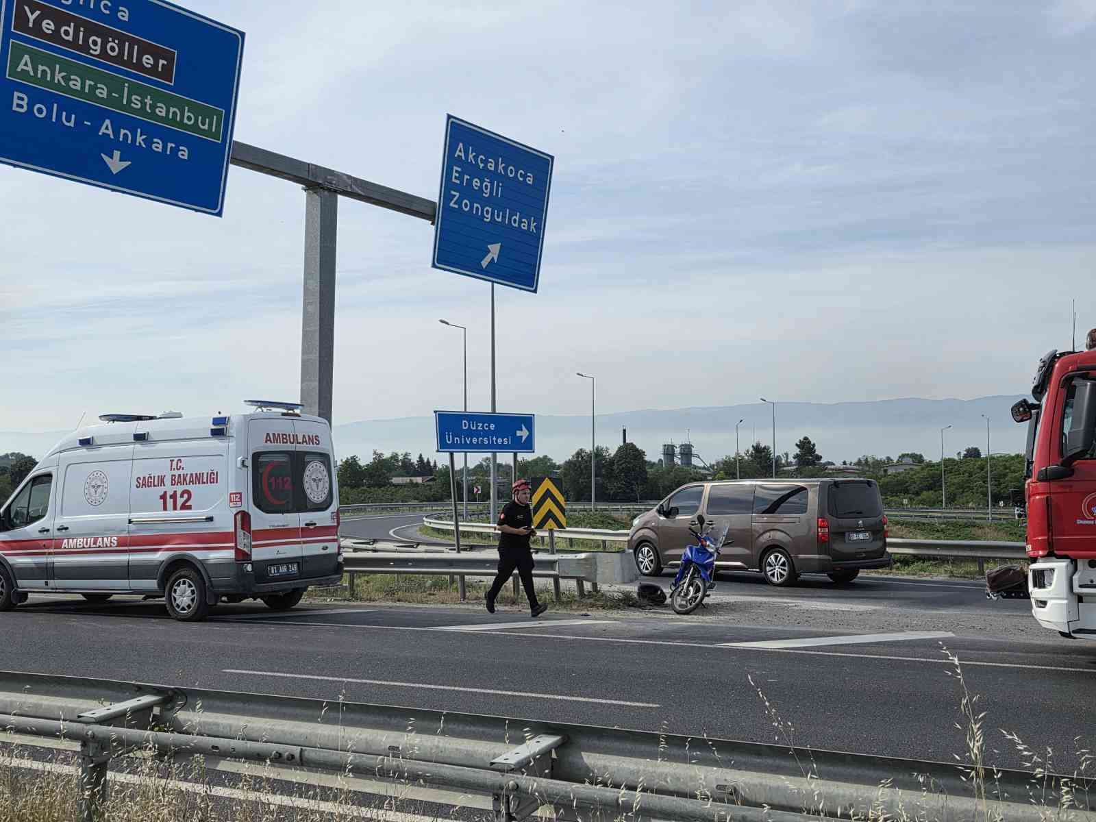 Virajı alamayan motosiklet sürücüsü bariyere çarptı 4 viraji alamayan motosiklet surucusu bariyere carpti 0 qkMFr4mS