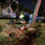 viraji-alamayan-suv-tarzi-arac-aydinlatma-diregini-yerinden-soktu-1-yarali-ysHy8g2R.jpg