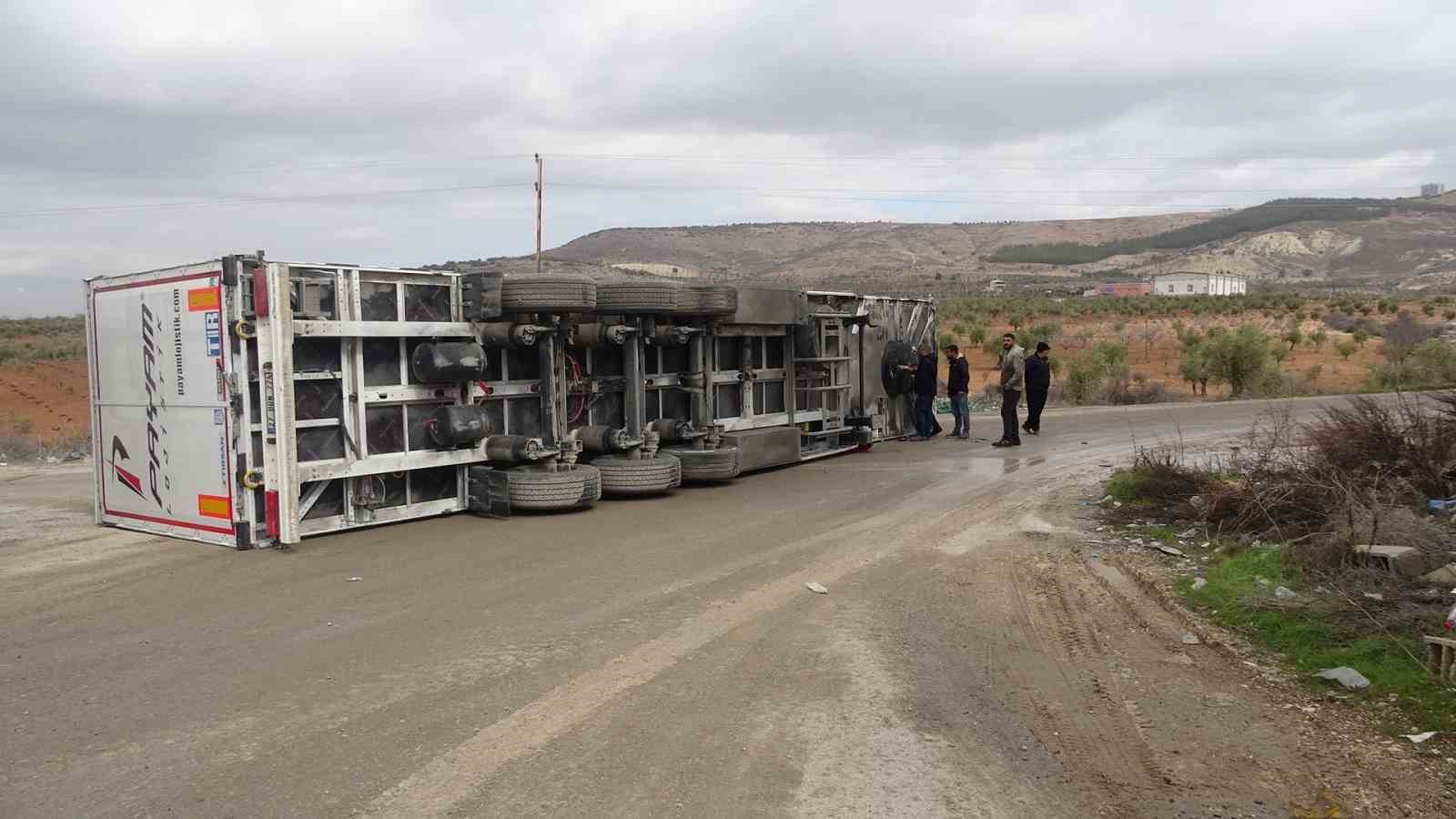 viraji alamayan tir yan yatti 1 GsrN3EpZ