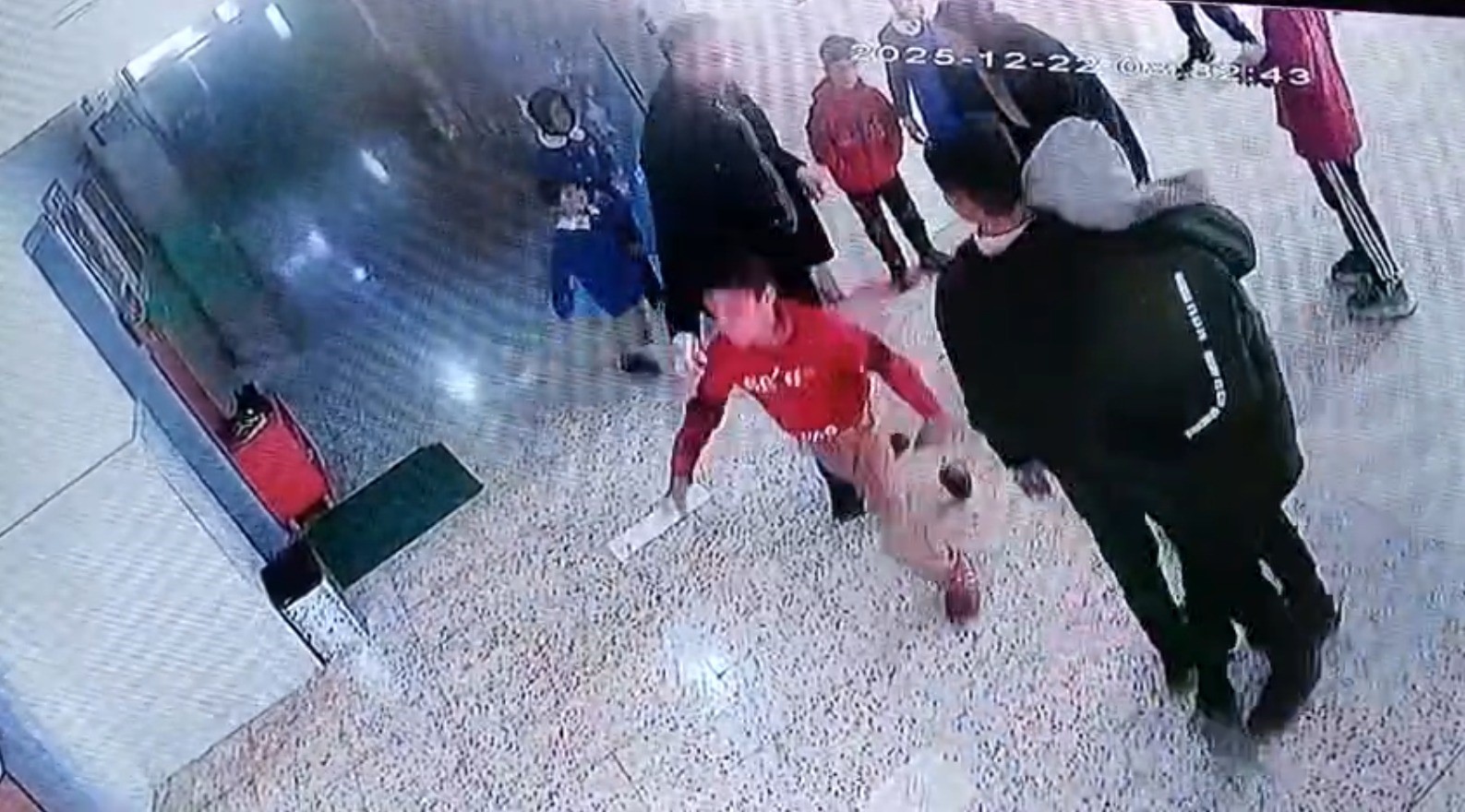viransehirde heimlich manevrasiyla ogrencisinin hayatini kurtardi 3 4dTzDfky