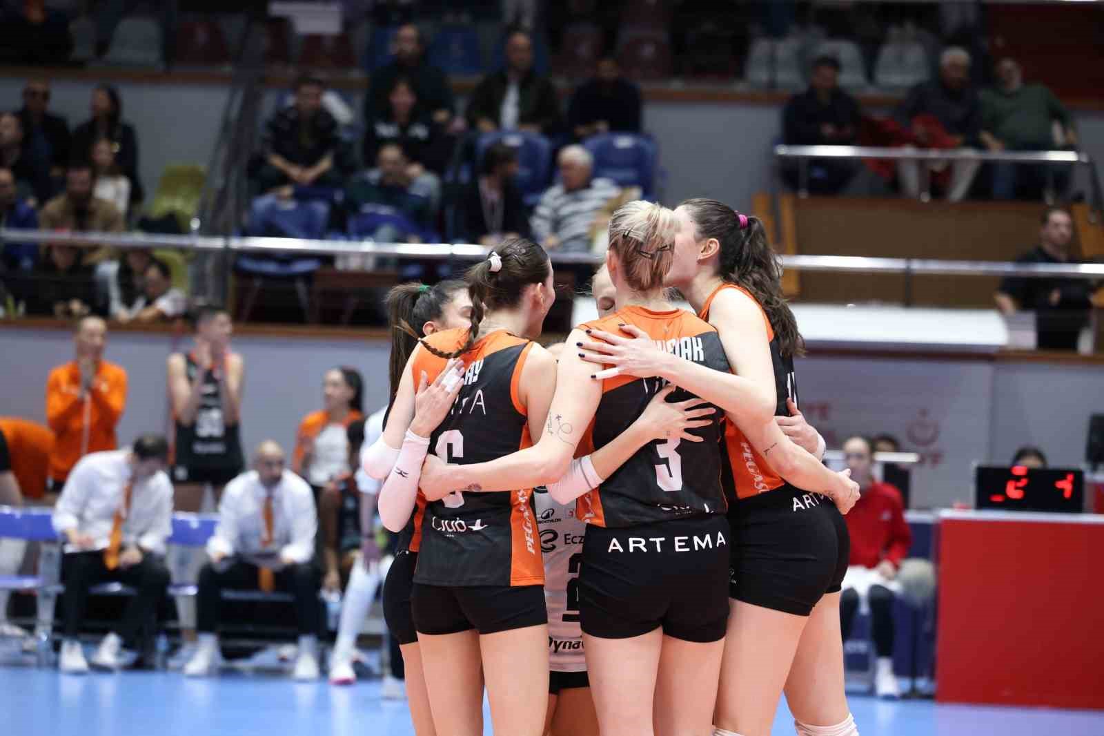 vodafone sultanlar ligi aras kargo 3 eczacibasi dynavit 2 8 w1CR7erI
