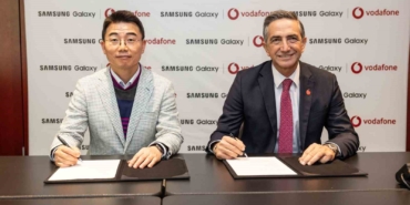vodafone-ve-samsungdan-mobil-dunya-kongresinde-yeni-5gli-cihaz-is-birligi-EZeyZ6kd.jpg