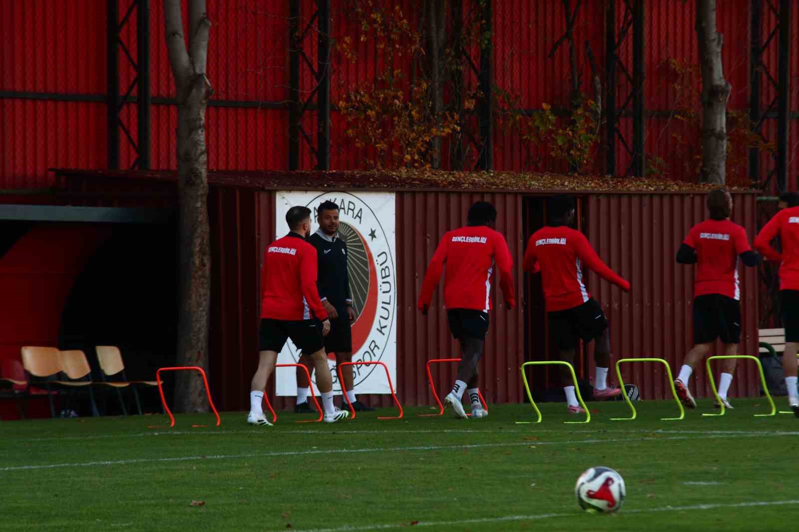 Volkan Demirel: "Gençlerbirliği ruhunu iliklerime kadar hissettim" 18 volkan demirel genclerbirligi ruhunu iliklerime kadar hissettim 14 9XLv2CFT