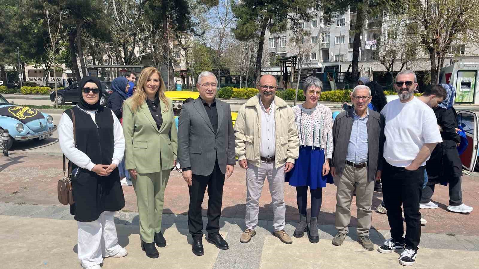vosvoslar otizm farkindaligi icin yollarda 2 XwEyMMA9