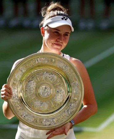wimbledon-kadinlarda-sampiyon-linda-noskova-oldu-OrRhHLM3.jpg