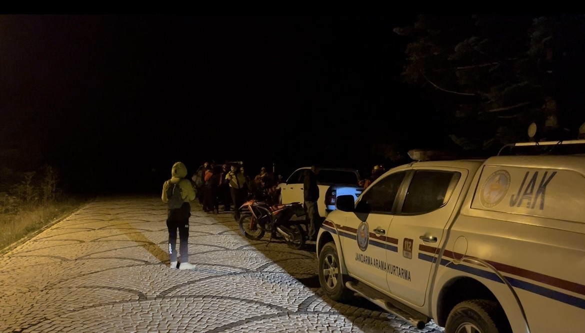 x ray cihazina yaklanmamak icin uludagdan yuruyerek asagi inmek isteyen 2 arkadas kayboldu 3 yJbdJeKu
